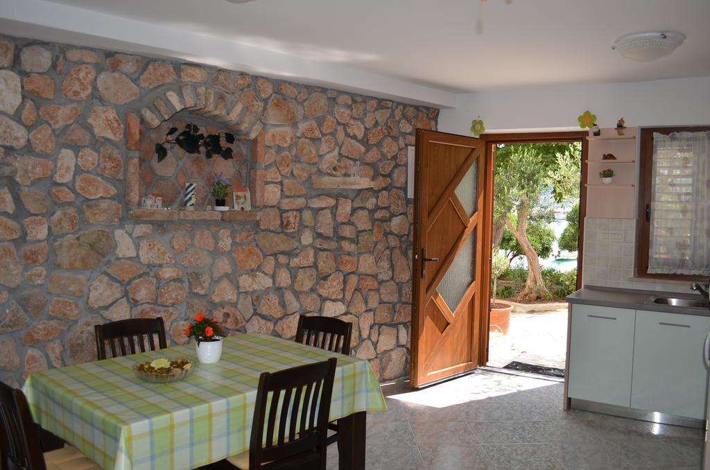 Apartments Lora Baška Oda fotoğraf